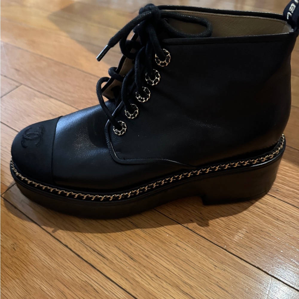 Chanel 2020 Interlocking CC Logo Boots 39.5